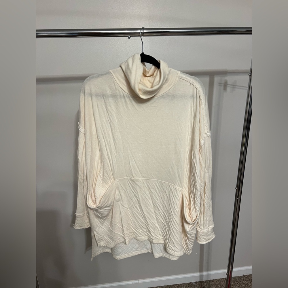 FREE PEOPLE Turtle Neck Type Top